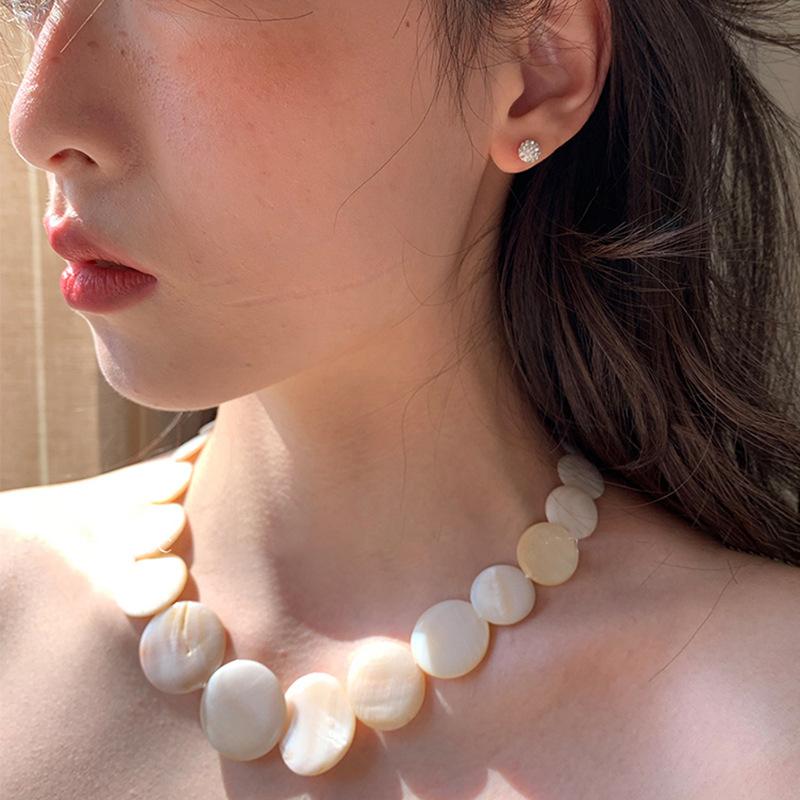 Retro runt skalhalsband, stil för semester vid havet, enkelt och mångsidigt halsband med temperament, halsband med avancerad känsla