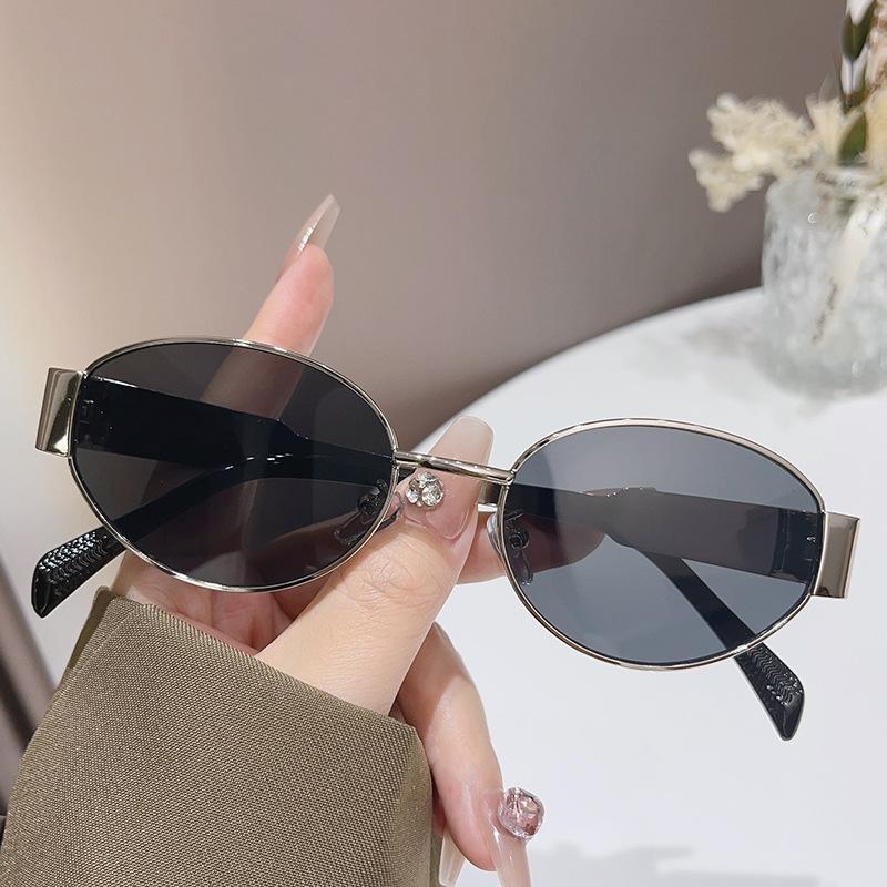 Sexy Small Oval Women Sunglasses Trendy Luxury Metal Frame UV400 Shades Classic Vintage Eyewear for Female
