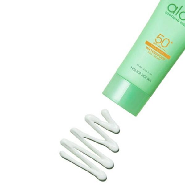 HOLIKA HOLIKA Aloe Soothing Essence Crema solara rezistenta la apa SPF50+/PA ++++ 70 ml