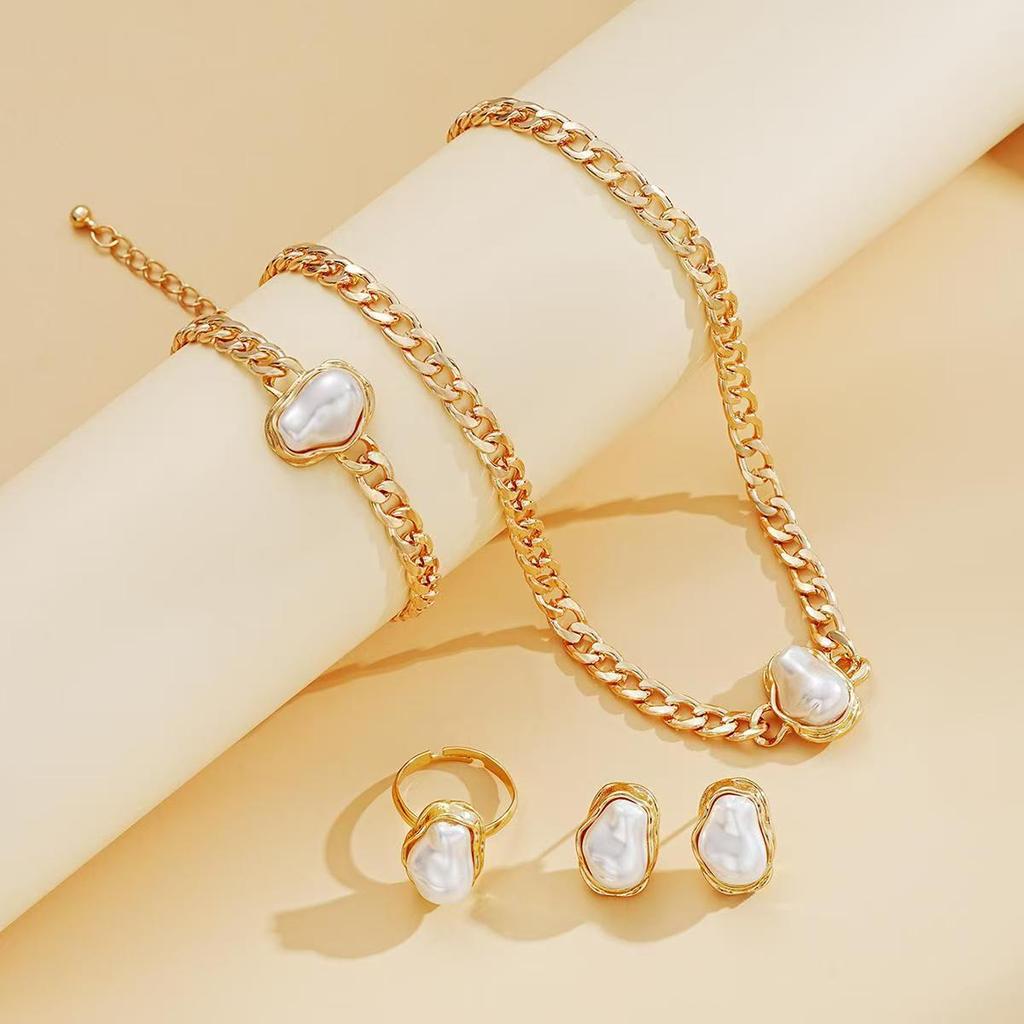 Baroque Pearl Choker - European & American Style with Irregular Design, Simple Metal Open Necklace