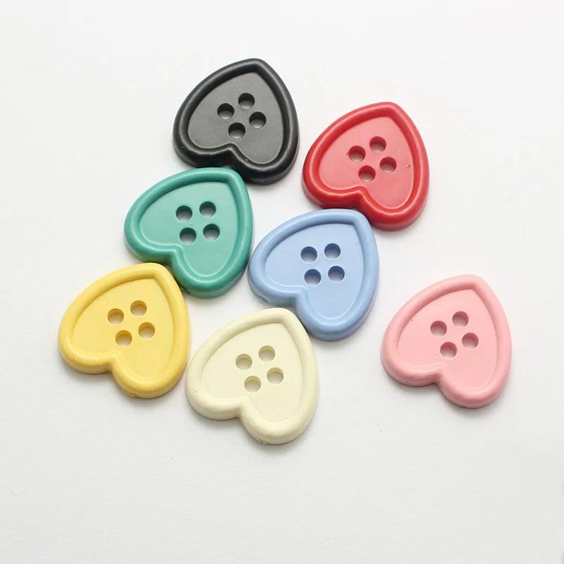 20pcs/lot 18mm Resin Button Heart Shape 4-Hole Plastic for Needlework Sewing Button for Clothing Diy Accessories Decorative
