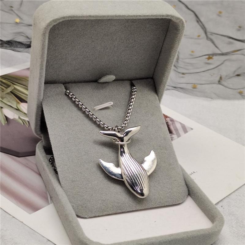 Whale Falling Necklace for Women, Cool Style, Whale Pendant, Trendy Men, High-end, Versatile, Simple Neck Chain, Cool