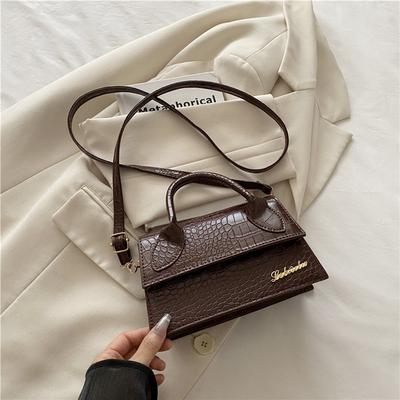 Un Sac Carré Simple Bandoulière, Un Sac à Une Seule Bandoulière Tendance et de Haute Qualité