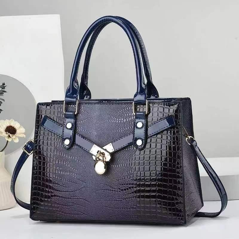 

Stylish Women s Tote Bag With Chic Design And Spacious Interior For Daily Use синій