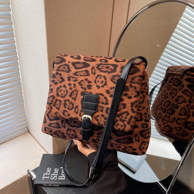 Leopard Print Bag Women's Autumn and Winter New Casual Versatile Shoulder Bag Large Capacity Tote Bag Commuter Messenger