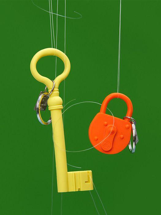 

Areaware Reality Keychain Keyring Bag Decoration Key Ring cobalt