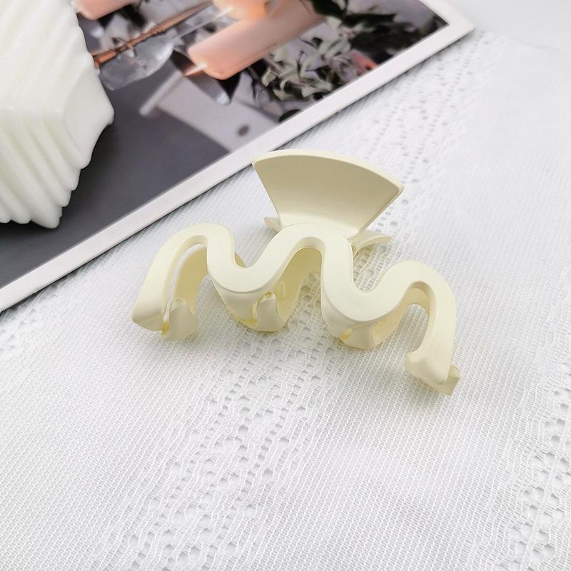 

Корейская матовая акриловая заколка-краб для волос «Волна» для женщин покинуть белый