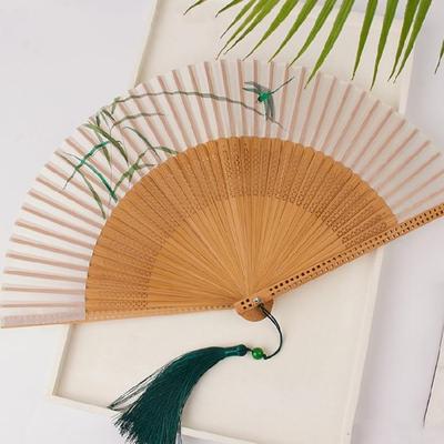 Beautiful Chinese Styles Fan With Silk Like Perfect For Gift And Home Decoration Portable Folding Fan