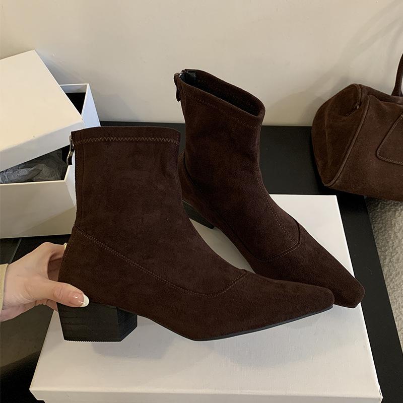 2025 Autumn and Winter New French Retro Thick and Small Short Boots Women's Autumn and Winter Pointed Rear Zipper Short Commuter Short Boots