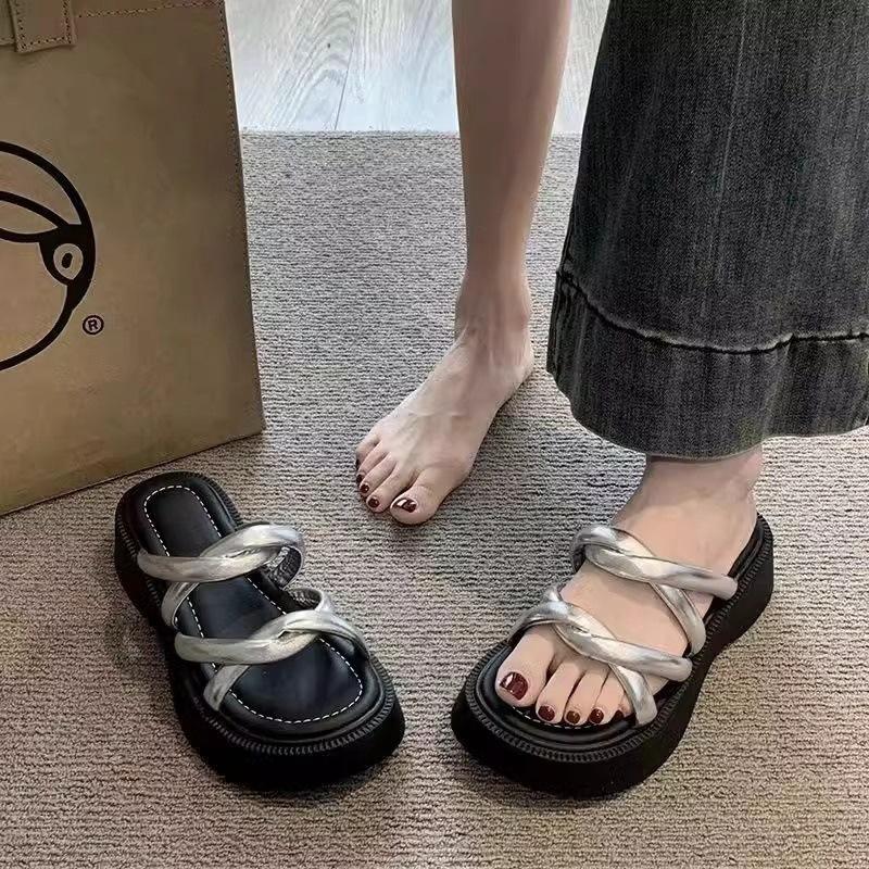 Lightweight heightening cross sandals women's outer wear 2025 summer new small thick-soled slippers foreign-style versatile muffin shoes