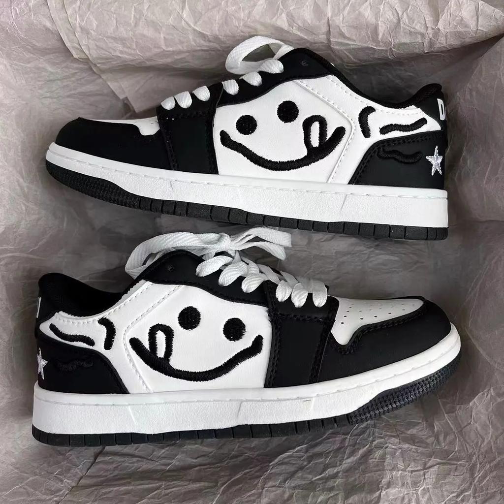 Fashion 2025 New Men's Smiling Sneakers Couple's Thick Bottom Lightweight Breathable Running Shoes Fashion Trend Casual Board Shoes