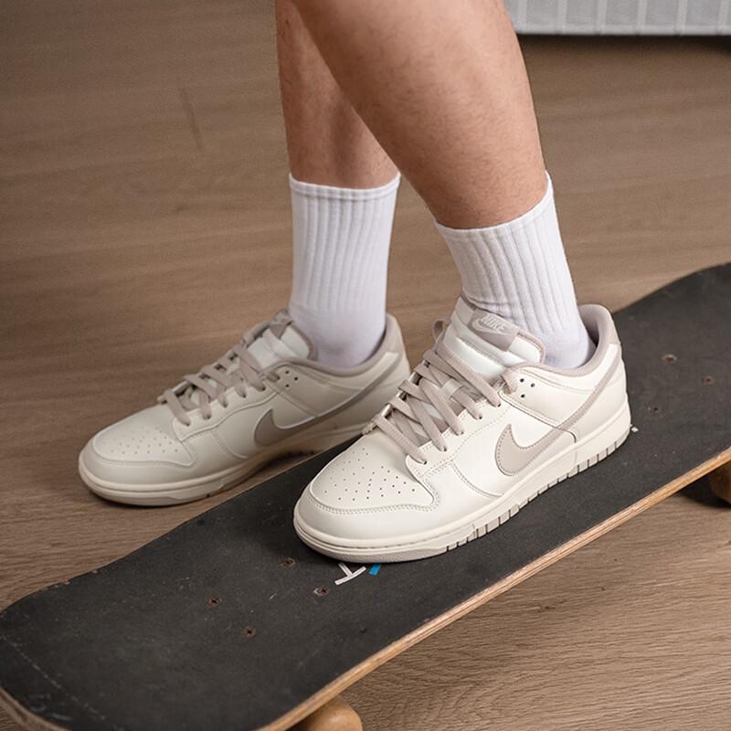 Nike Men's Low-Top Lifestyle Sneakers