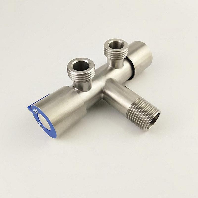 Badezimmer-Bidet-Set aus Edelstahl 304: Eckventil mit zwei Auslässen und Spülspritzpistole