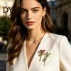 Commuting Party Brooch Pin Fresh Flowers Compact Alloy Flower Holder Vintage Hand-Shaped Suits Dresses Shirts Versatile Badge Accessory