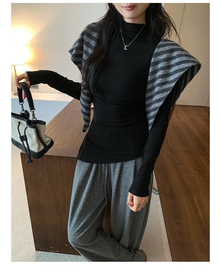 Women's Slim-Fit Half-High Neck Base Layer Long-Sleeve T-Shirt, Autumn/Winter Style with Cinched Waist and High-End Feel.