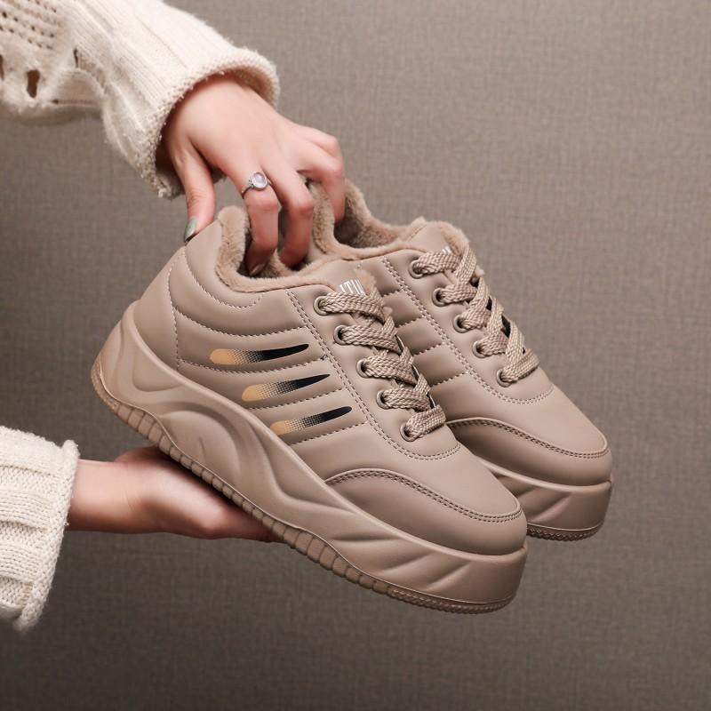 

Флисовые утепленные теплые женские кроссовки с высоким верхом 2025 новый популярный тренд на толстой подошве с увеличением роста универсальные грязеотталкивающие нескользящие хлопковые туфли 41