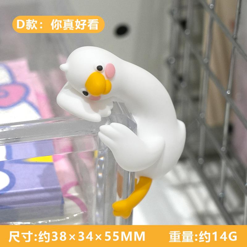 Niedliche 3D-Entenfigur Mini-Harz-Entenverzierung Auto-Innenraum-Dekor Zubehör für Schreibtisch Auto-Armaturenbrett TV-Monitor Zuhause Geschenkidee