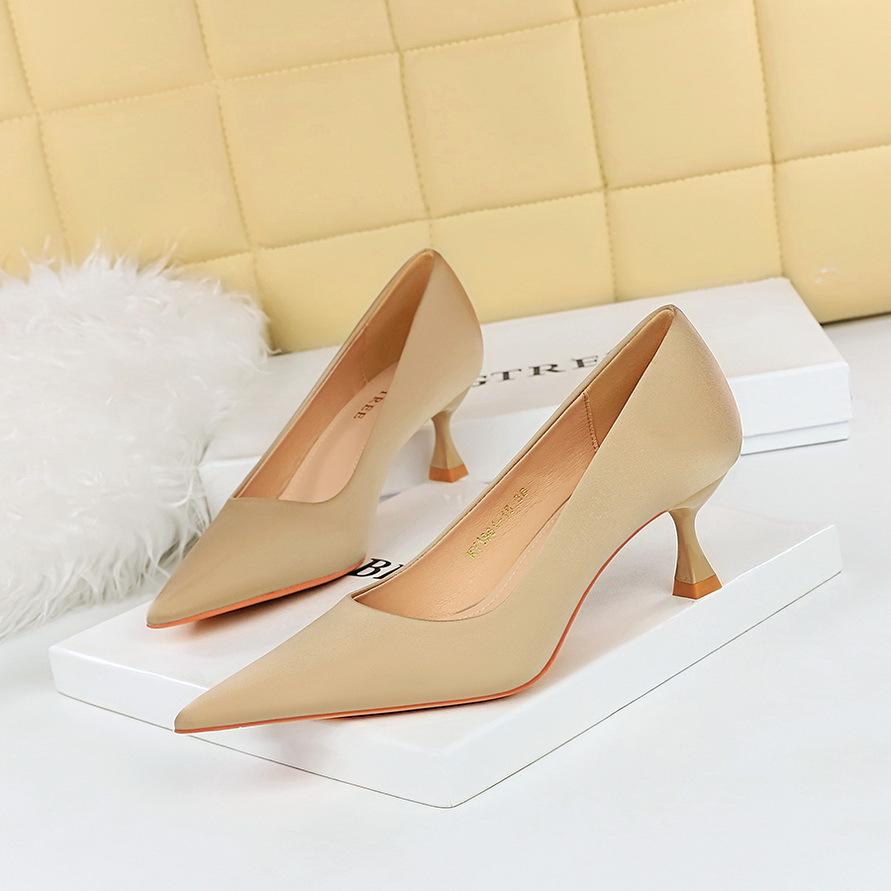 

Женские туфли на высоком каблуке из шелка, простые, с коротким носком, свадебные, средние, низкие, на каблуке-рюмочке, повседневные, для офиса, оранжевые, красные, туфли Simplicity 1961-6 36(Foot23cm)