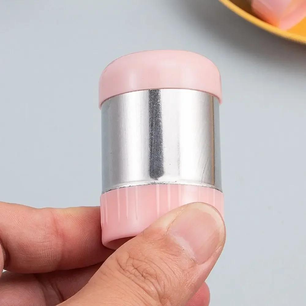 Stainless Steel 5-hole Salt Shaker Portable Mini seasoning Bottle with Dust Cover Small Pepper Bottle Condiment Jar Kitchen Tool