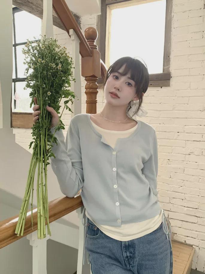 Niche Contrast Color Cardigan T-Shirt: Slim Fit, Single-Breasted, Long-Sleeved, Autumn Top.