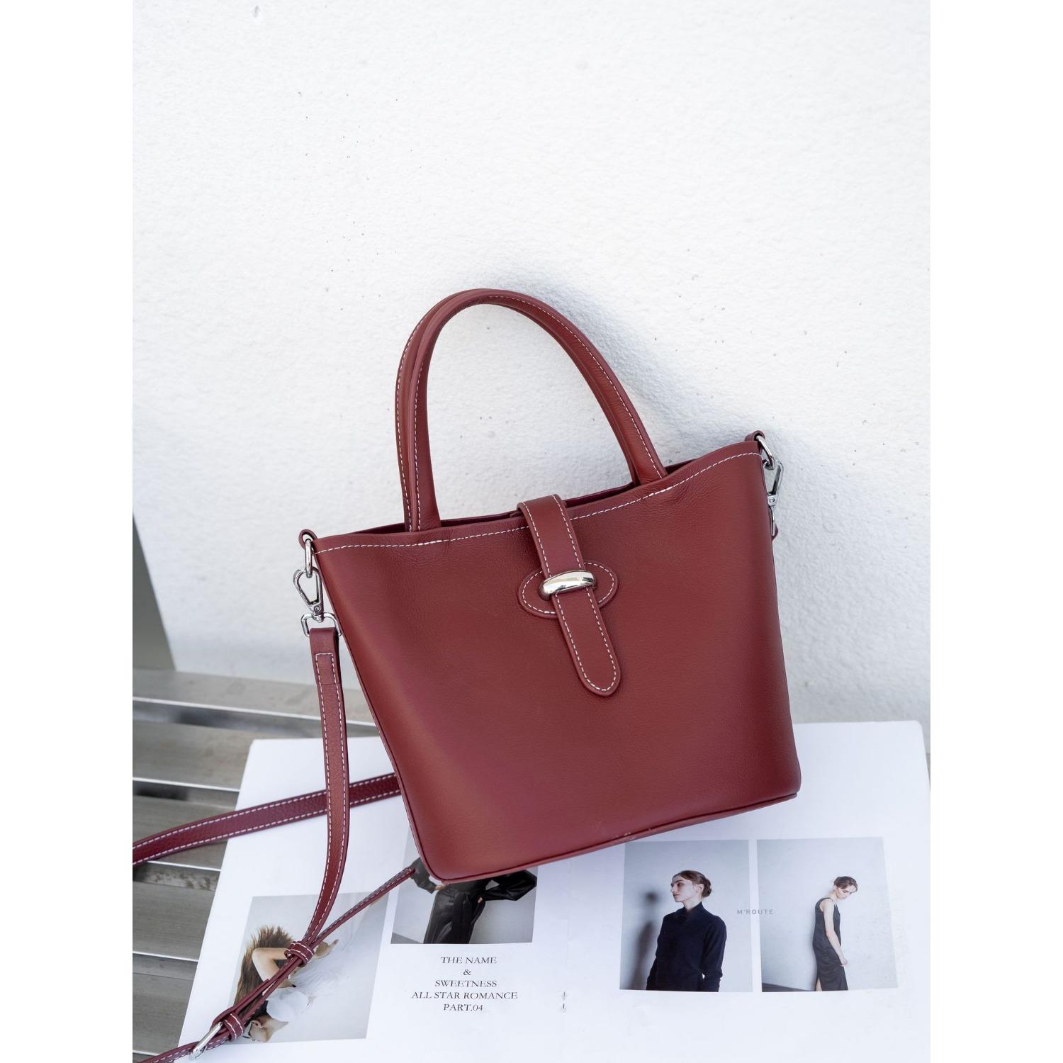 

Квадратная сумка из коровьей кожи, нишевая сумочка, популярная модная женская наплечная сумка кроссбоди, практичная сумка-ведро из мягкой кожи