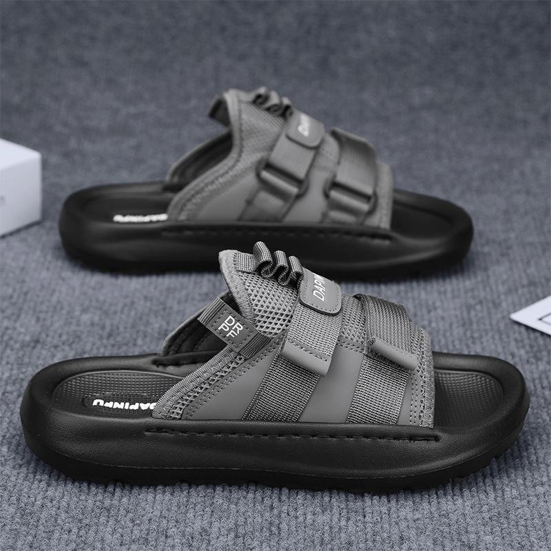 Slippers men's summer wear 2025 new men's outdoor wear-resistant stepping shit feeling casual versatile sports beach sandals