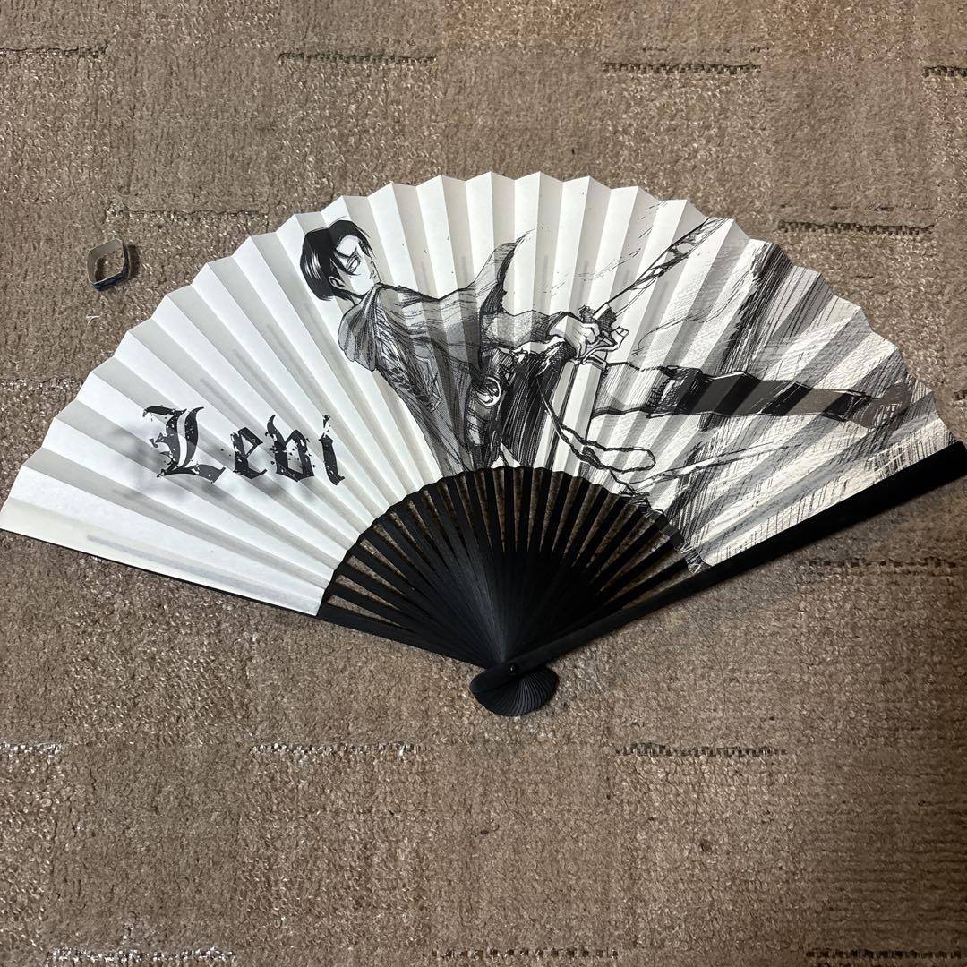

[Б/У] Складной веер Levi Hakuchikudo Атака титанов / Складной веер Levi