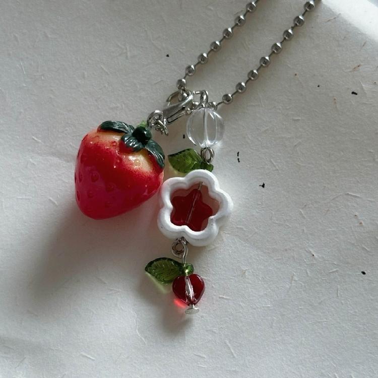 Sweet Strawberry Beaded Pendant Charm for Mobiles and Key Holders Phone Lanyards