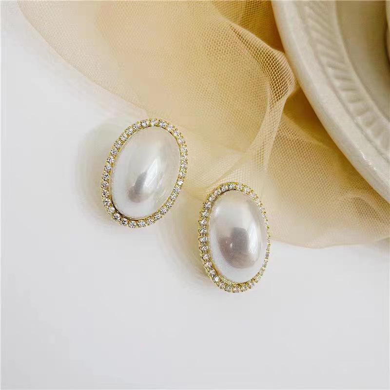 Korean Elegant Pearl Stud Earrings for Women: Versatile, High-Class Style Jewelry