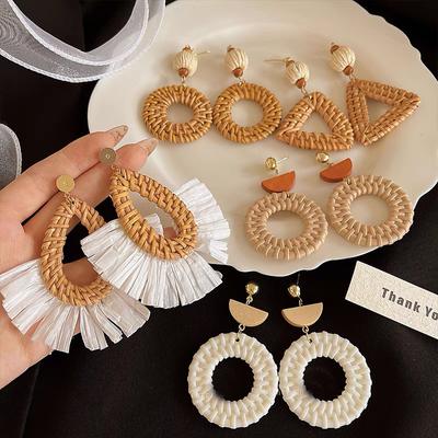 Boho geometryczne słomkowe kolczyki lato niszowe high-endowe kolczyki moda retro etniczne kolczyki kobiety
