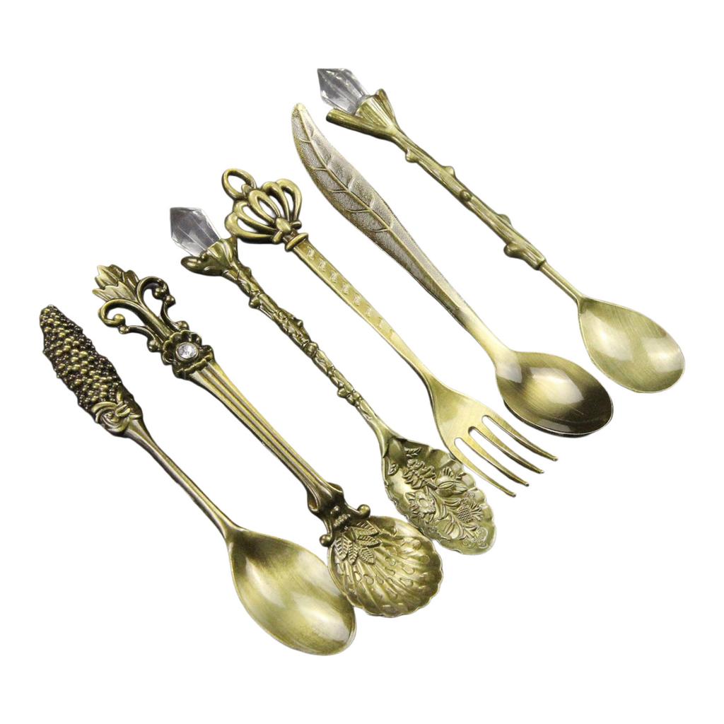 Packung mit 6 eleganten Vintage-Dessert-Kaffeelöffeln Kristall Zinklegierung Schnitzerei Rührutensilien für Zuhause Teepartys