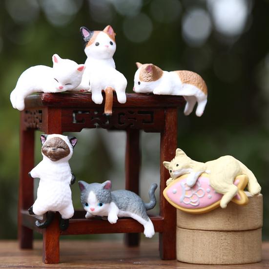 Car Ornament Lightweight Mini Cat Figurine Computer Monitor Office Desk Decoration Car Dashboard Accessories