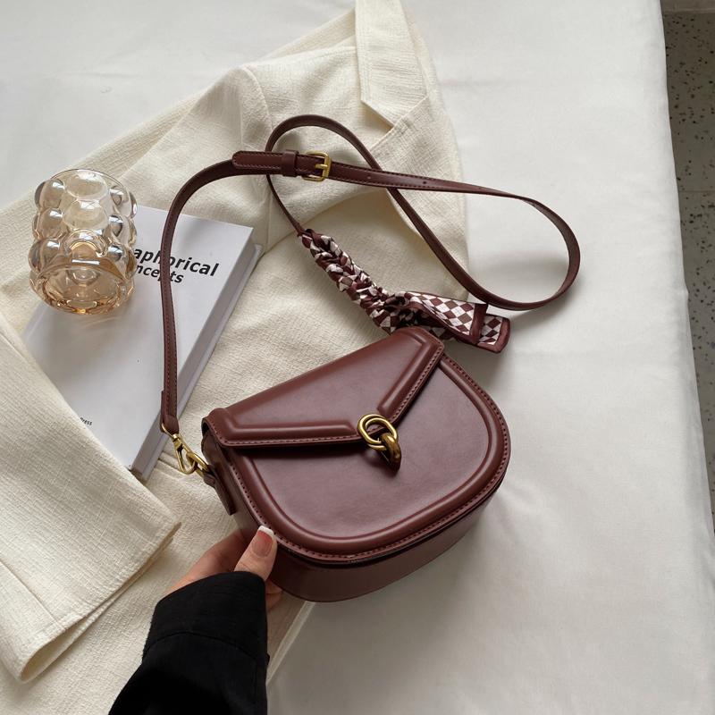 

Сумки через плечо в форме клапана для женщин, однотонная сумка-седло из искусственной кожи с шарфом, роскошные дизайнерские кошельки и сумки 18x15x7cm вино красного