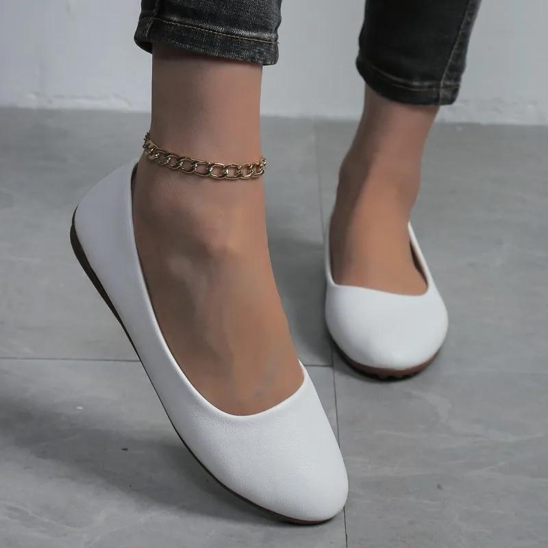Fashion 2025 Plus Size Outdoor Women's Flats Concise Round Toe Soft Bottom Slip on Flats Solid High Quality Casual Daily Walking Shoes