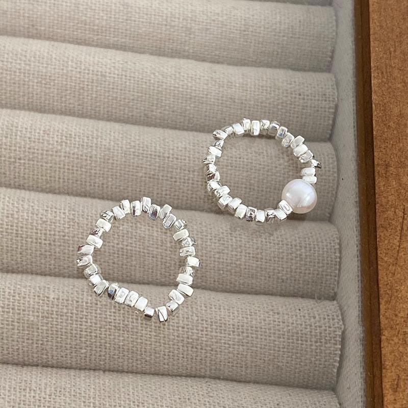 Elegant Korean Style Geometric Copper Ring For Women With Chic Pearl Accent