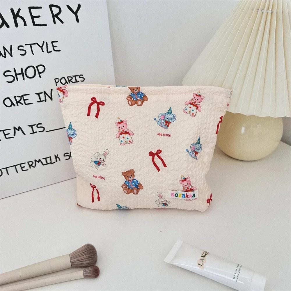 Large Capacity Cosmetics Storage Bag Travel Organizer women Cute Bear Printed Makeup Bags Fashion Cosmetic Bag Women Clutch Bag