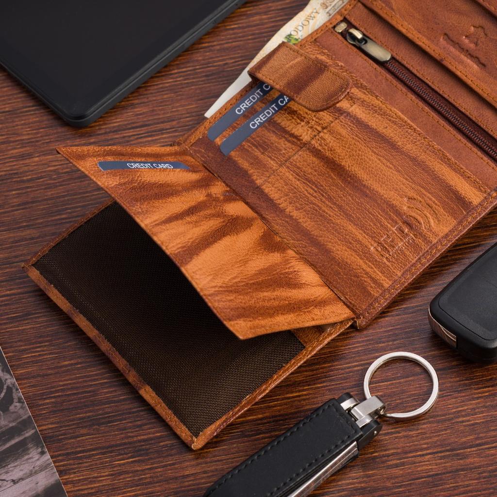 Classic Vertical Brown Leather Men's Wallet RFiD Beltimore D36
