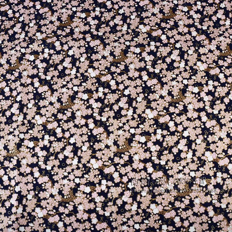 

Японская хлопковая ткань с изображением цветущей вишни для подарочной коробки ручной работы и кимоно