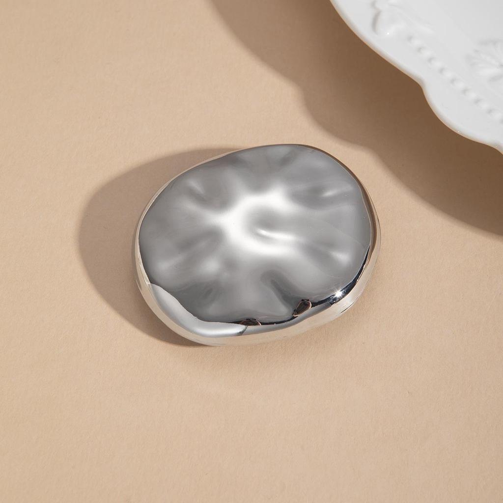 European & American Retro Firework Brooch for Women - Elegant, Versatile Metal Pin for Suit Jackets