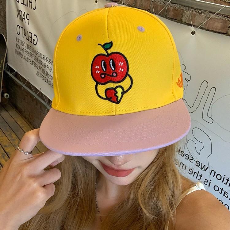 Cute Little Apple Embroidered Flat brimmed Baseball Hat for Women American Hip Hop Face Showing Small Duckling Cap Big Head Color Blocking Hat