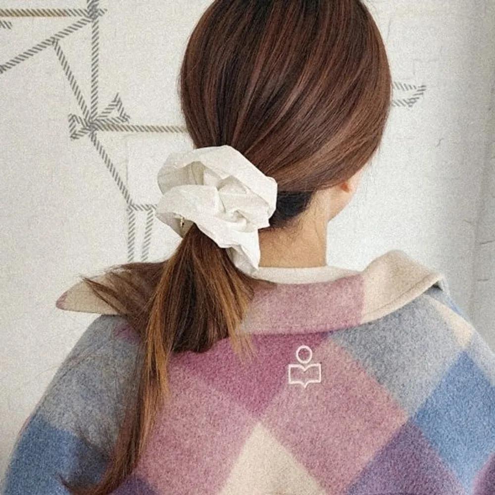 Chic fake leather Hair Chou Chou Fake leather hair scrunchie ivory
