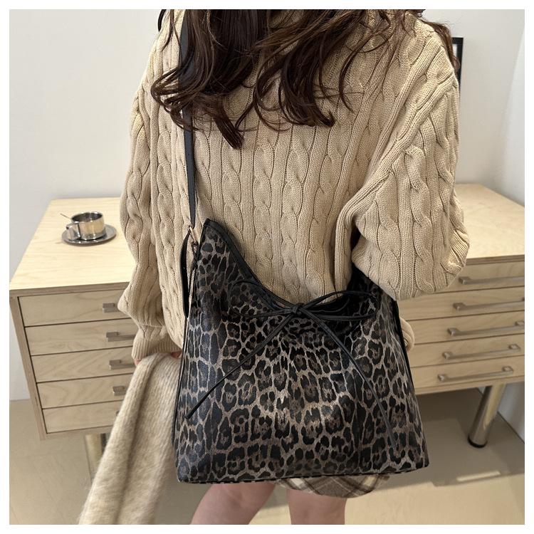 Women's 2025 Retro Leopard Print Hobo Bag – Fashionable Bow Shoulder Bag, Large Capacity, Casual Style.