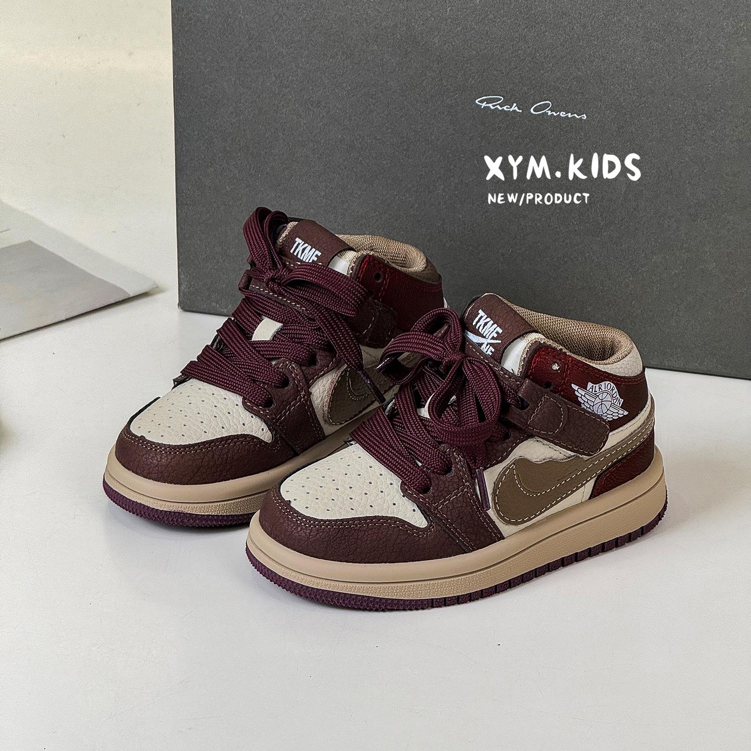 

Зима 2025 новая детская повседневная обувь AJ модная универсальная бархатная средней и высокой посадки для мальчиков и девочек две хлопковые кеды Size 26-30 5 pairs of minimum approval