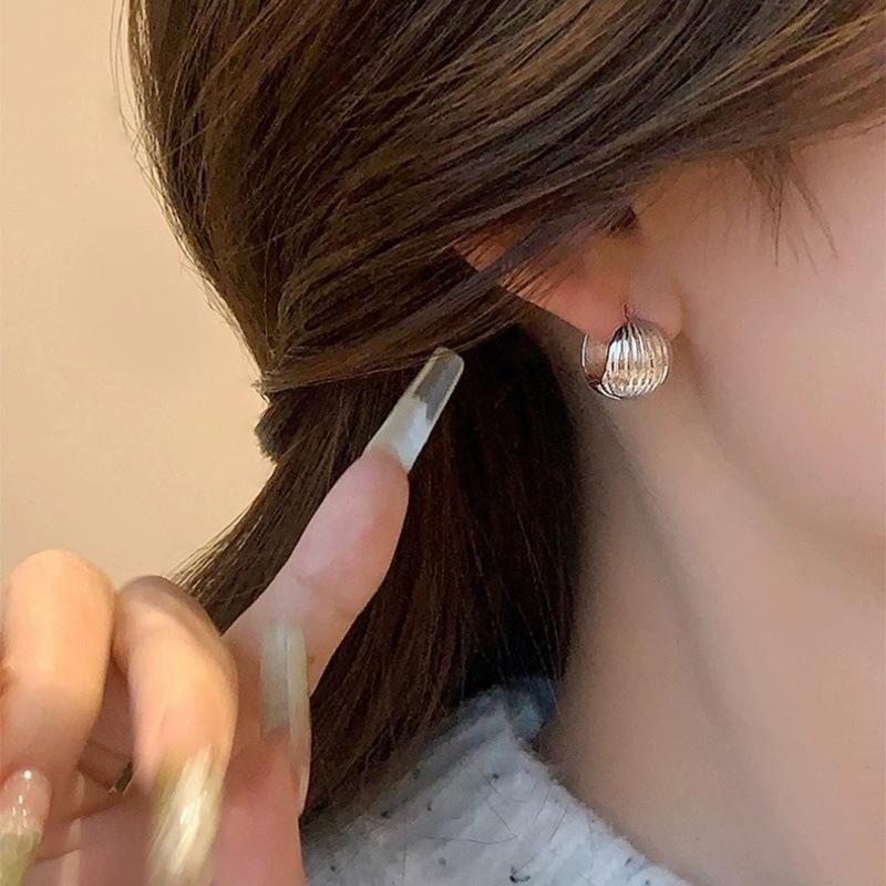 Luguang Gold Ball Earrings Women's Metal Striped Retro Round Stud Earrings Simple Cold Wind Earrings