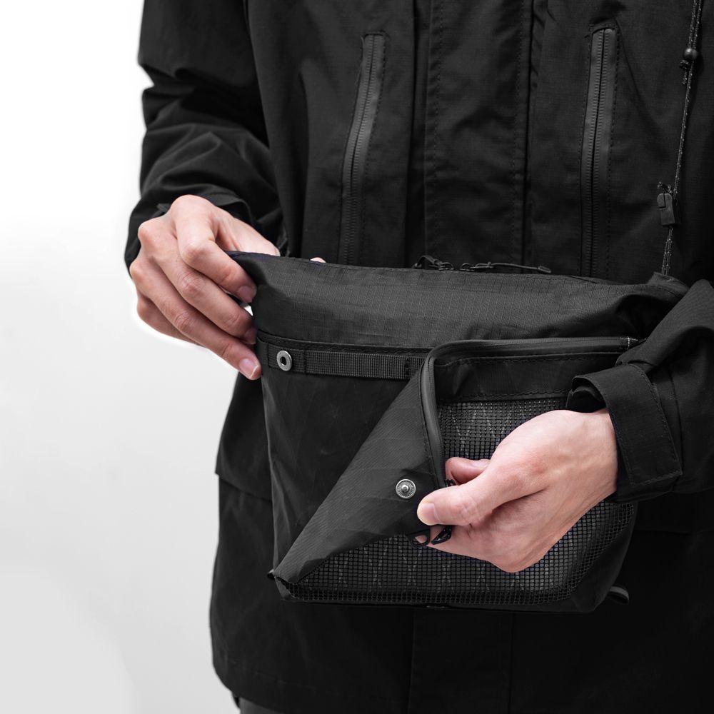 Outdoor leisure waterproof small messenger bag men's lightweight travel camping cycling messenger bag new shoulder bag