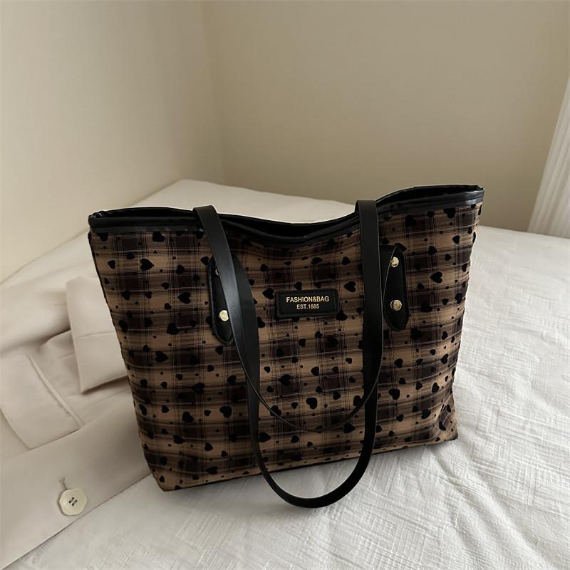 Fashionable Pu Tote Bag For College Students Large Capacity Stylish Shoulder Bag For Daily Use