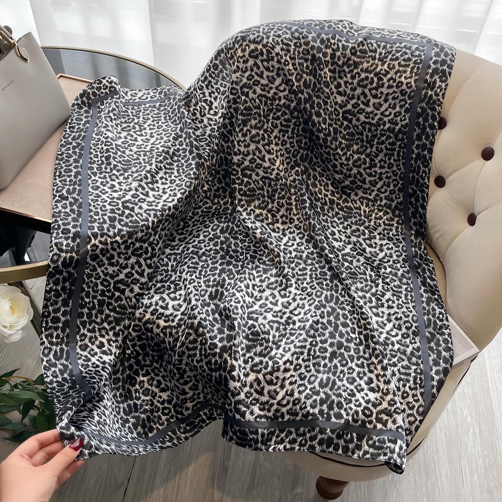 New Luxury Brand Leopard Print Headband Scarf Women Fashion Silk Satin Hair Band Bag Wrist Bandana Neckerhicef Shawl Wraps 2028