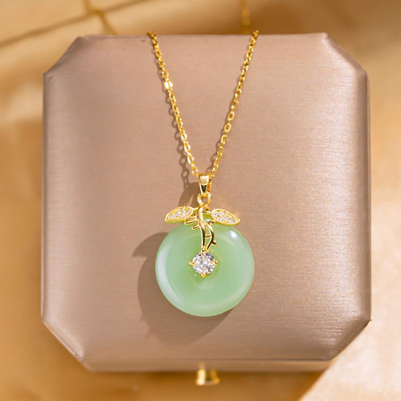 Retro Butterfly Flower Pendant Fashion Titanium Steel Choker Necklace Irregular Versatile Women