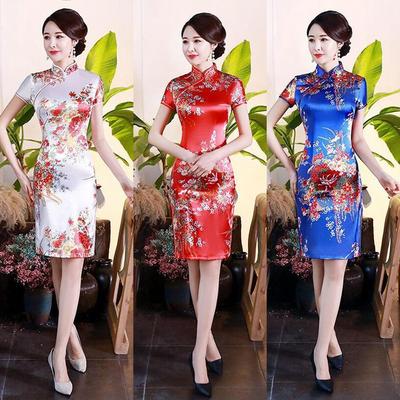 Orta Uzunlukta Retro Cheongsam: Performans ve Fotoğraf Çekimleri için İnce, Seksi Elbise