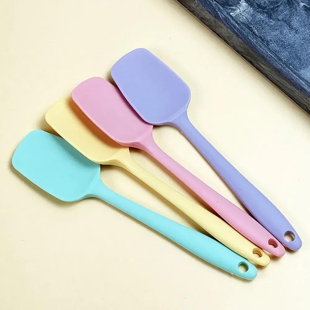 High Temp Resistant Silicone Spatula Cream Scoop Non-stick Kitchen Tool for Baking & Daily Cooking